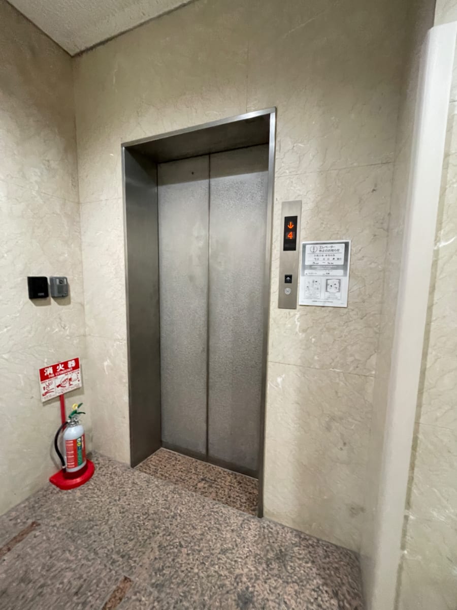 v20241008174054/fresh/building/J00100420983_4