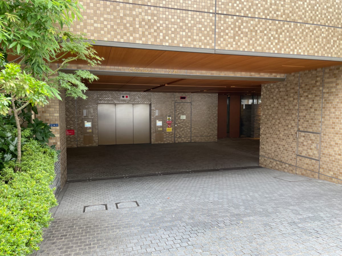 v20241008174054/fresh/building/J00100429066_17