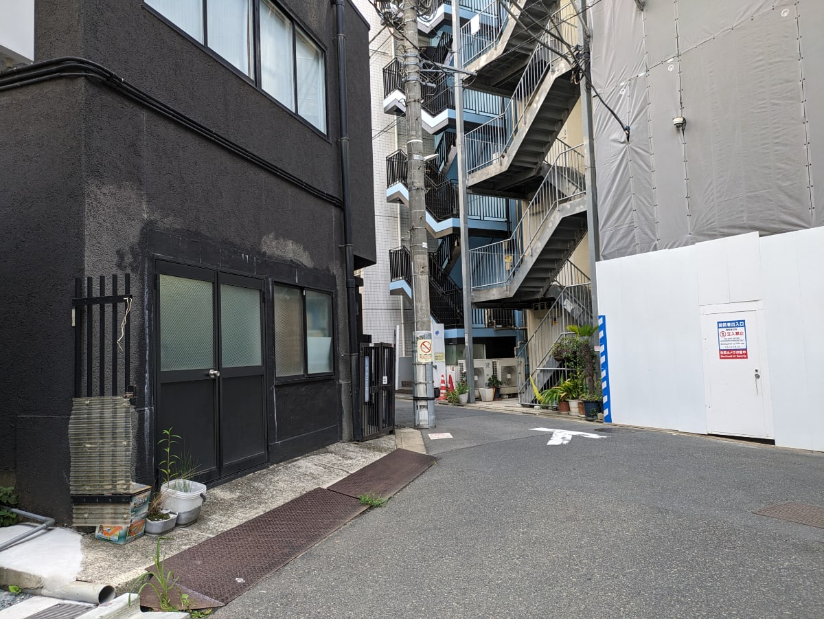 v20241009174102/fresh/building/J00100357920_10