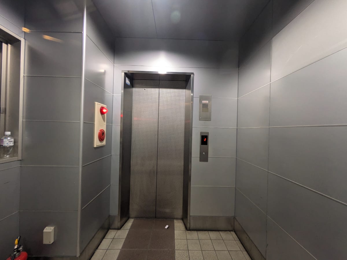 v20241009174102/fresh/building/J00100360325_4