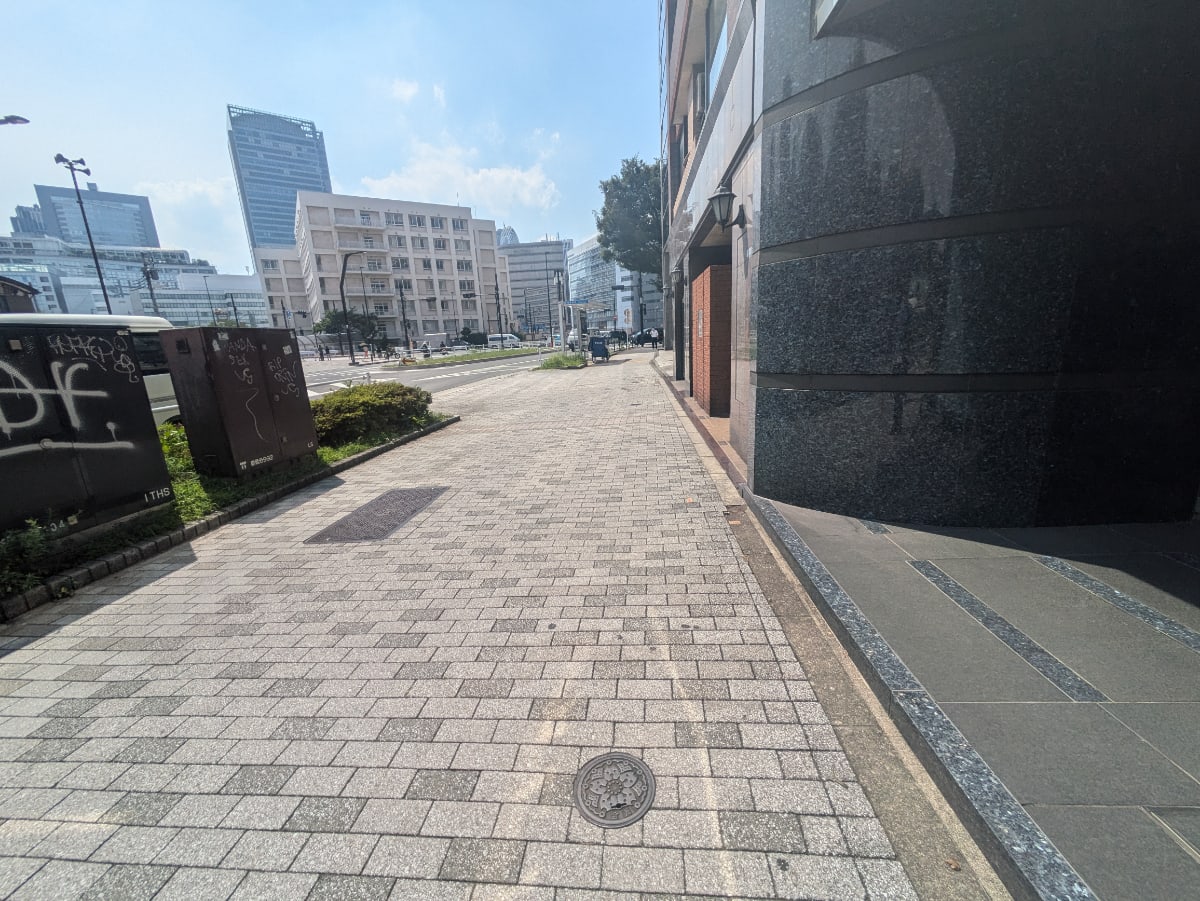 v20241009174102/fresh/building/J00100369220_13