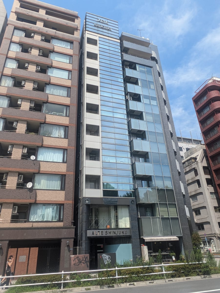 v20241009174102/fresh/building/J00100369220_5