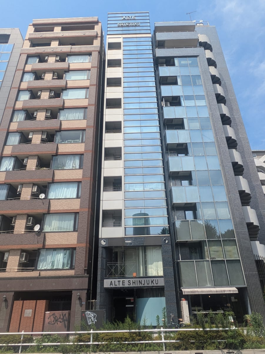 v20241009174102/fresh/building/J00100369220_8