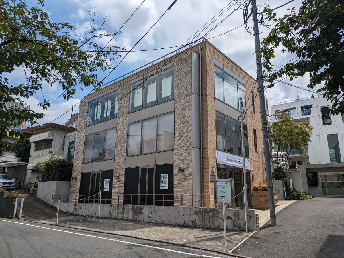 v20241021174107/fresh/building/J00100402765_1