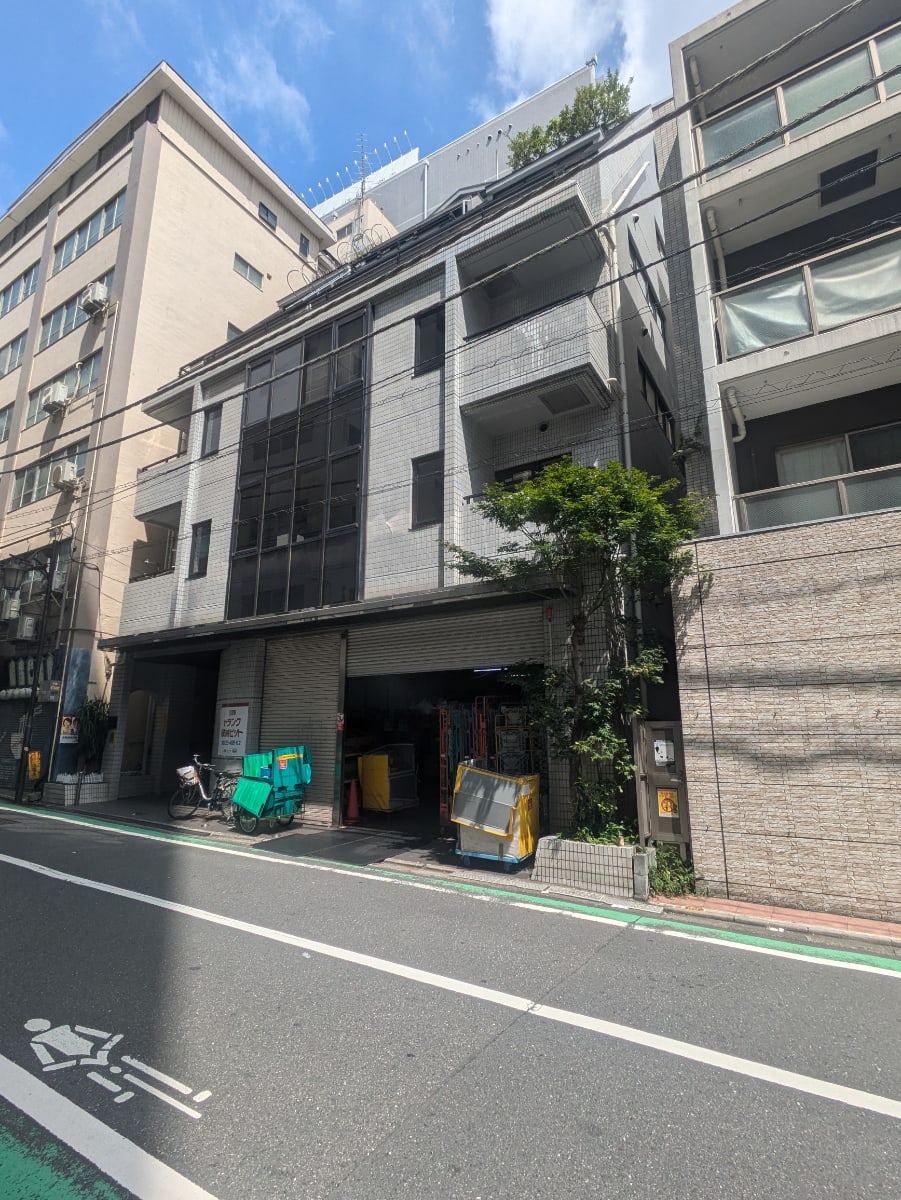 v20241120174114/fresh/building/J00100356859_15