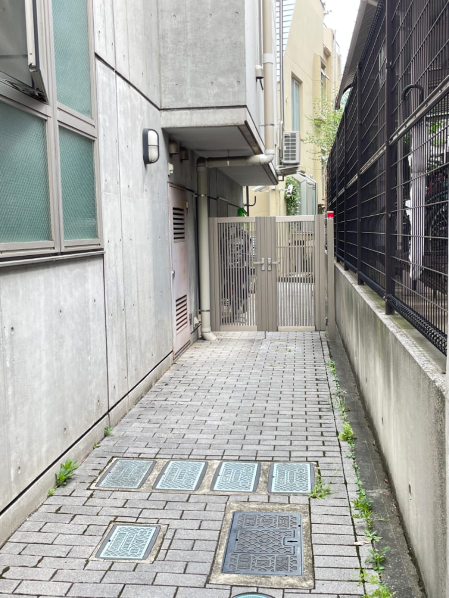 v20241120174114/fresh/building/J00100358308_8