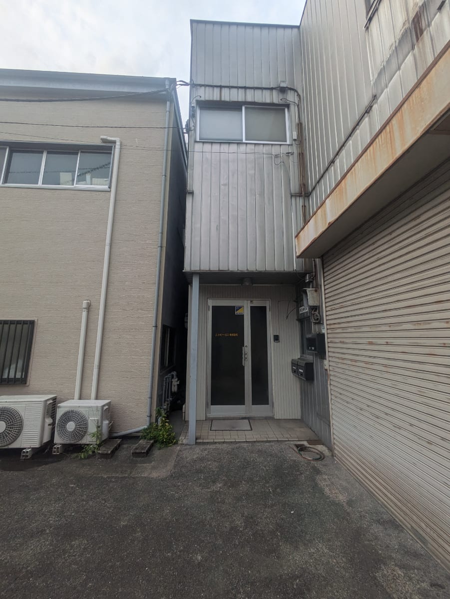v20241120174114/fresh/building/J00100358985_3