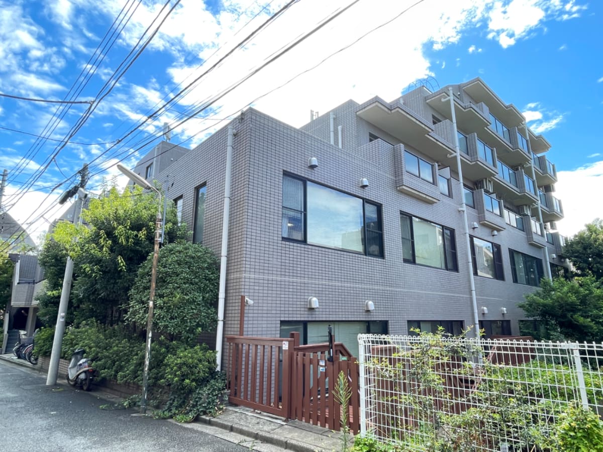 v20241120174114/fresh/building/J00100359827_6