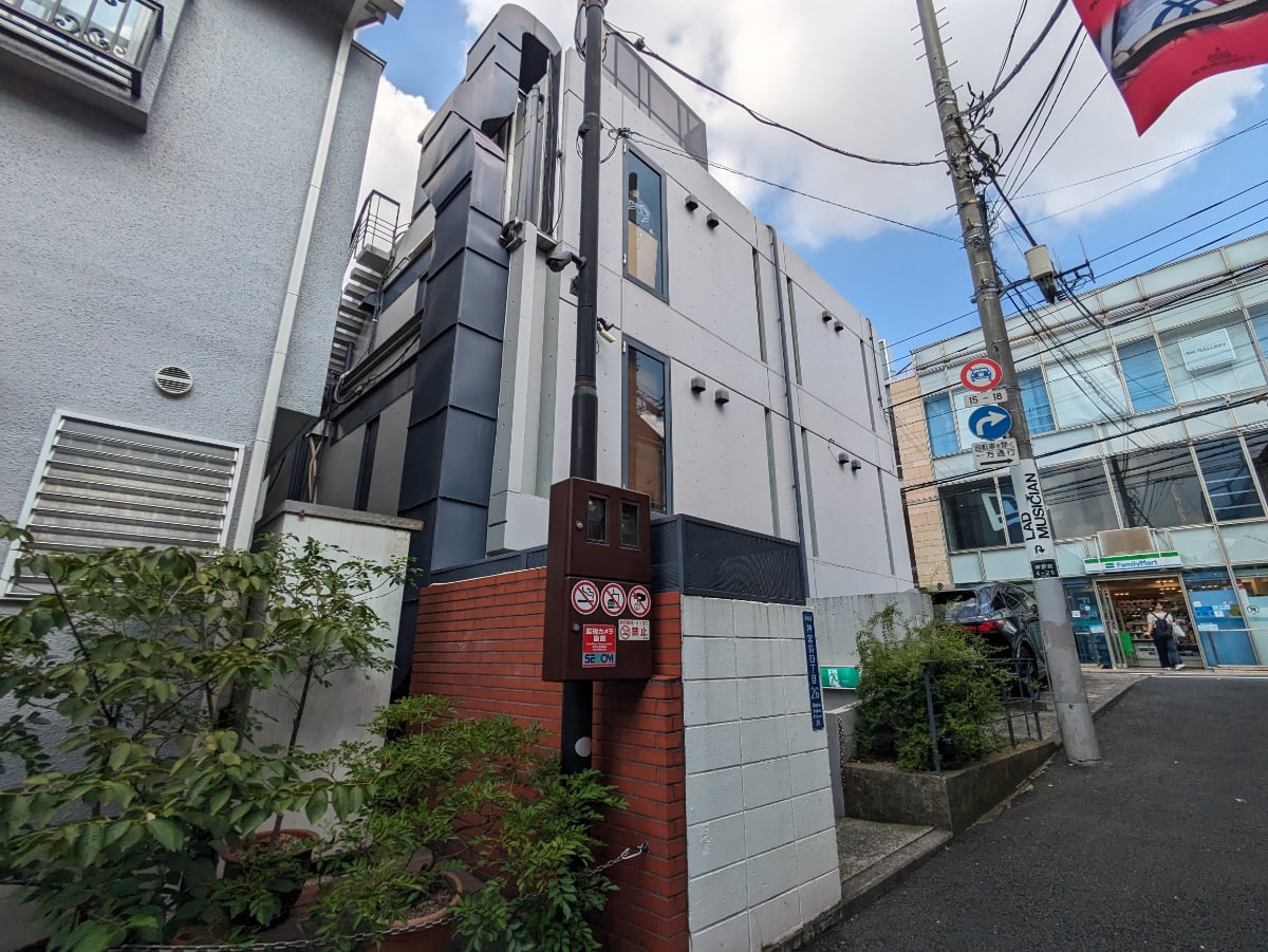 v20241120174114/fresh/building/J00100364492_6