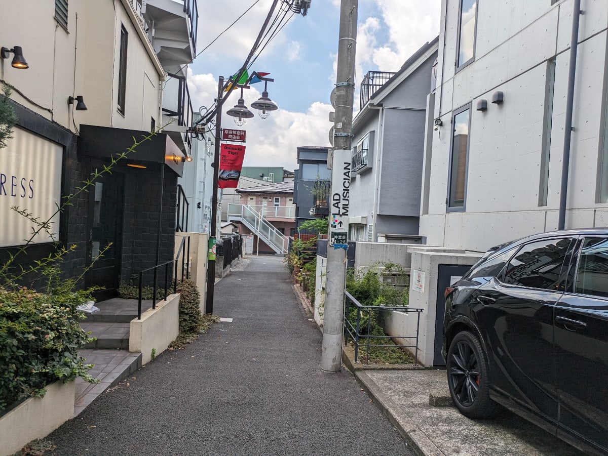 v20241120174114/fresh/building/J00100364492_8
