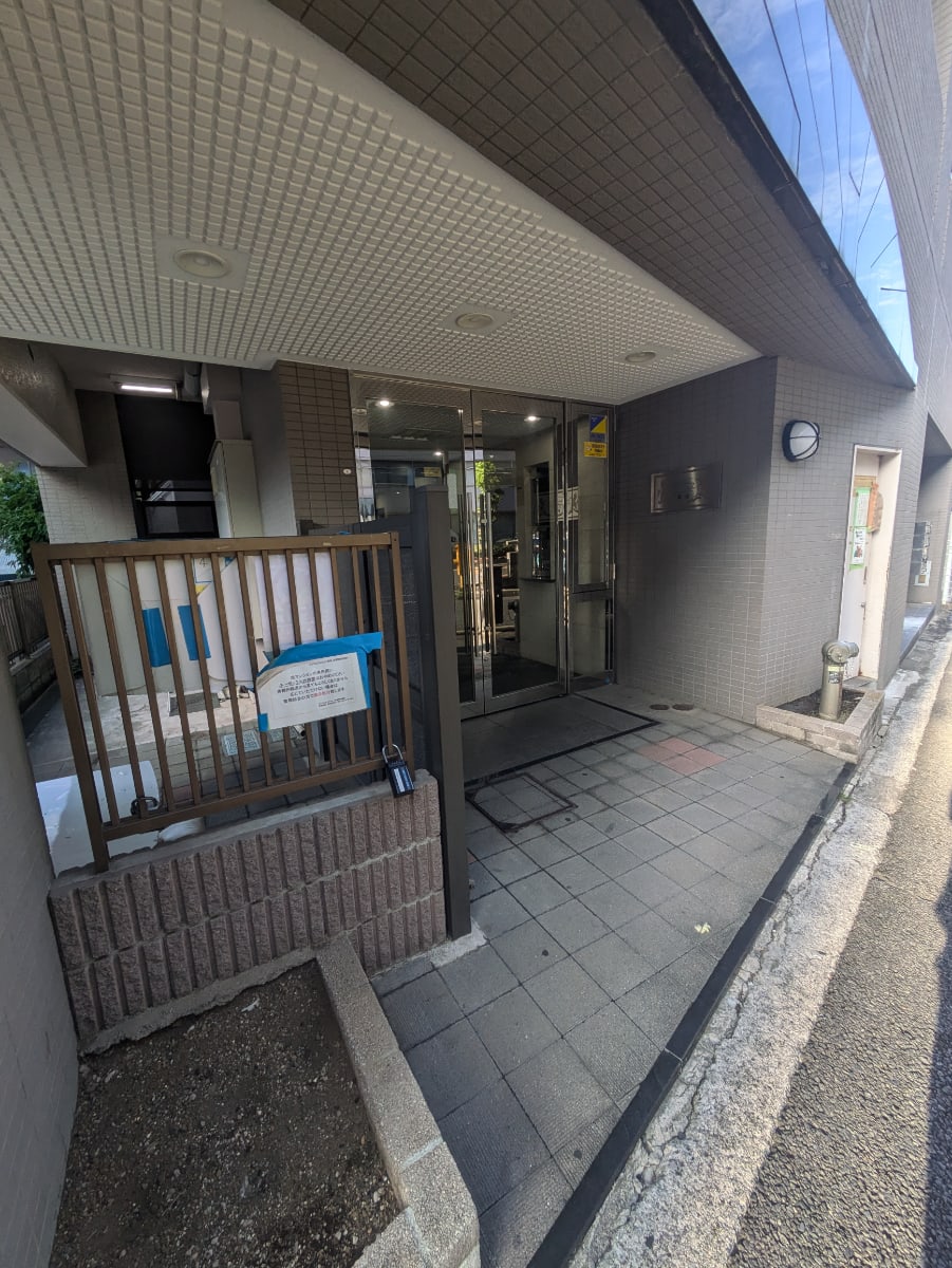 v20241120174114/fresh/building/J00100366558_3
