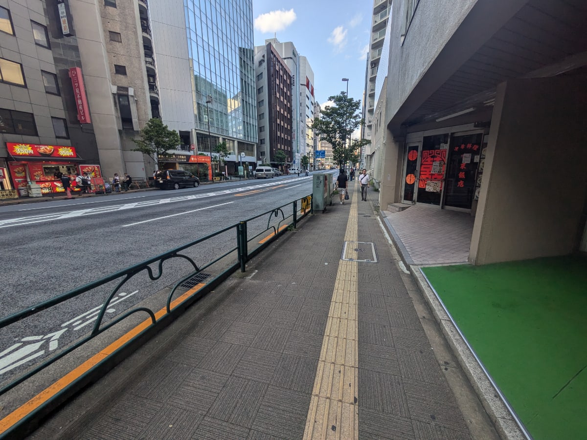 v20241120174114/fresh/building/J00100366692_14