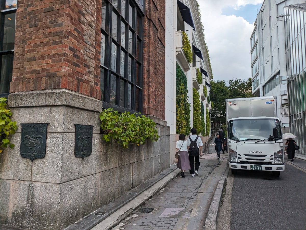 v20241120174114/fresh/building/J00100367366_5