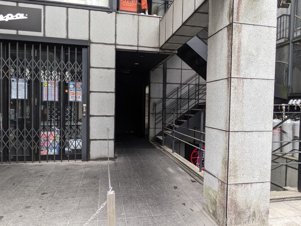 v20241120174114/fresh/building/J00100367696_3