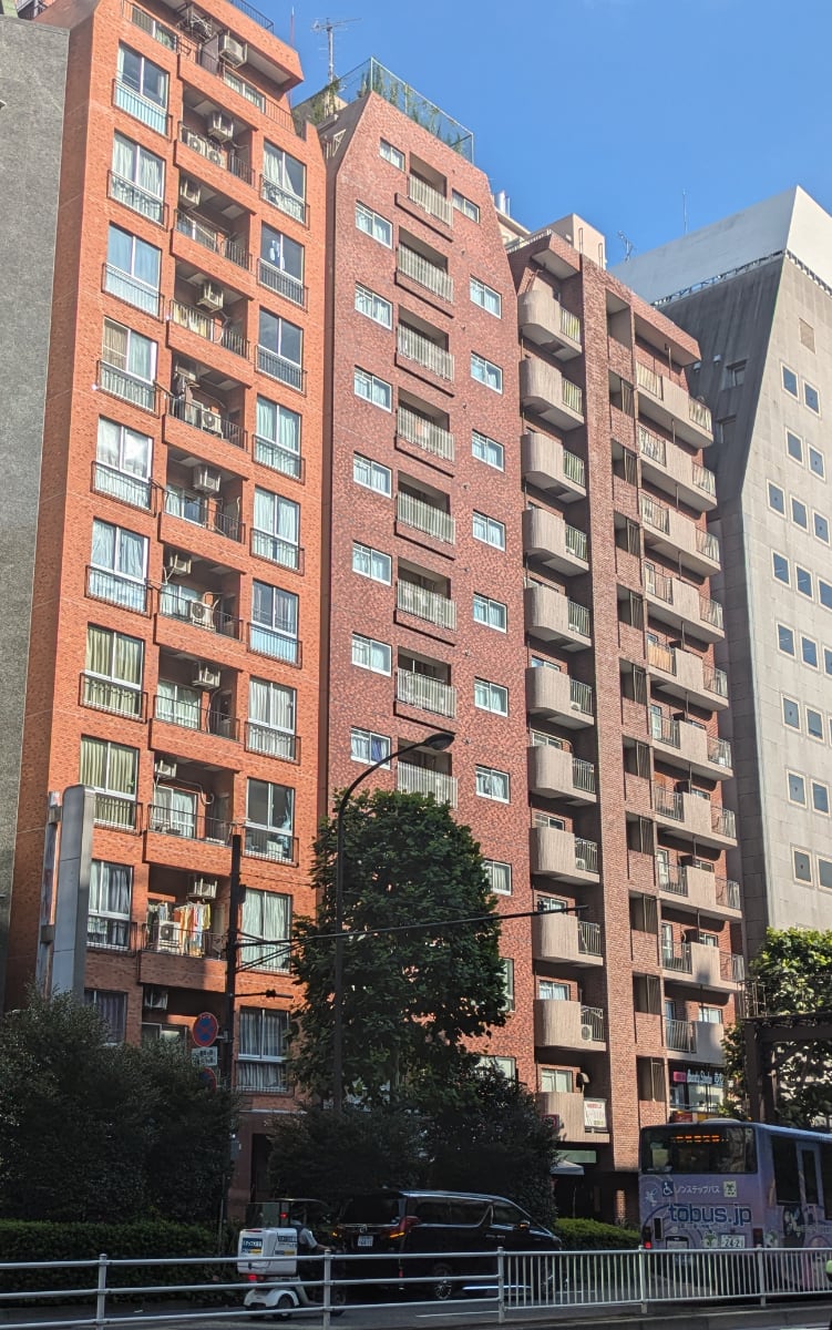 v20241120174114/fresh/building/J00100369868_10