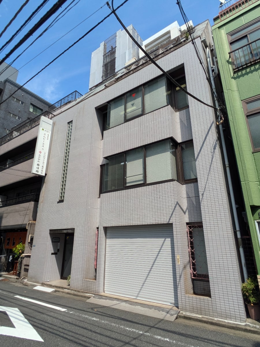 v20241120174114/fresh/building/J00100370404_6