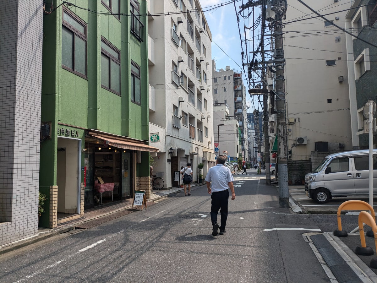 v20241120174114/fresh/building/J00100370404_7
