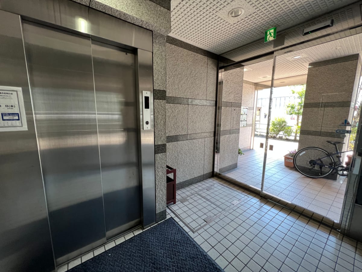 v20241125174106/fresh/building/J00100374402_8