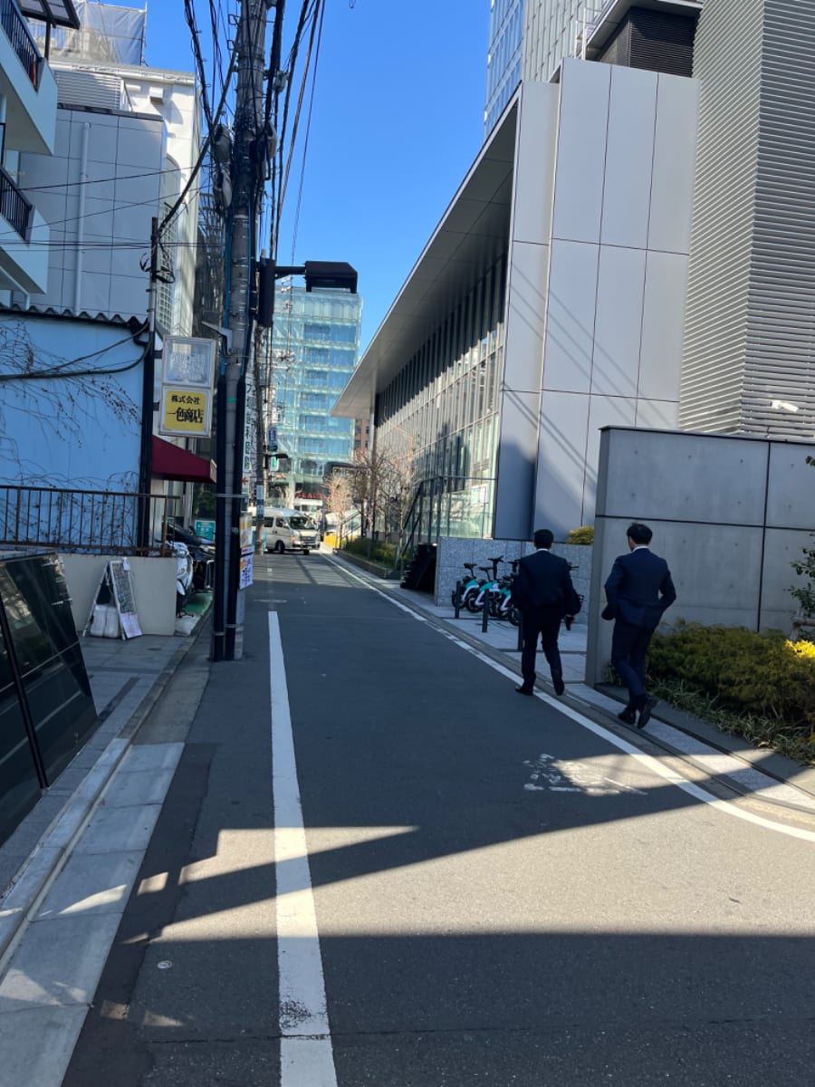 v20241126174057/fresh/building/J00100357063_8
