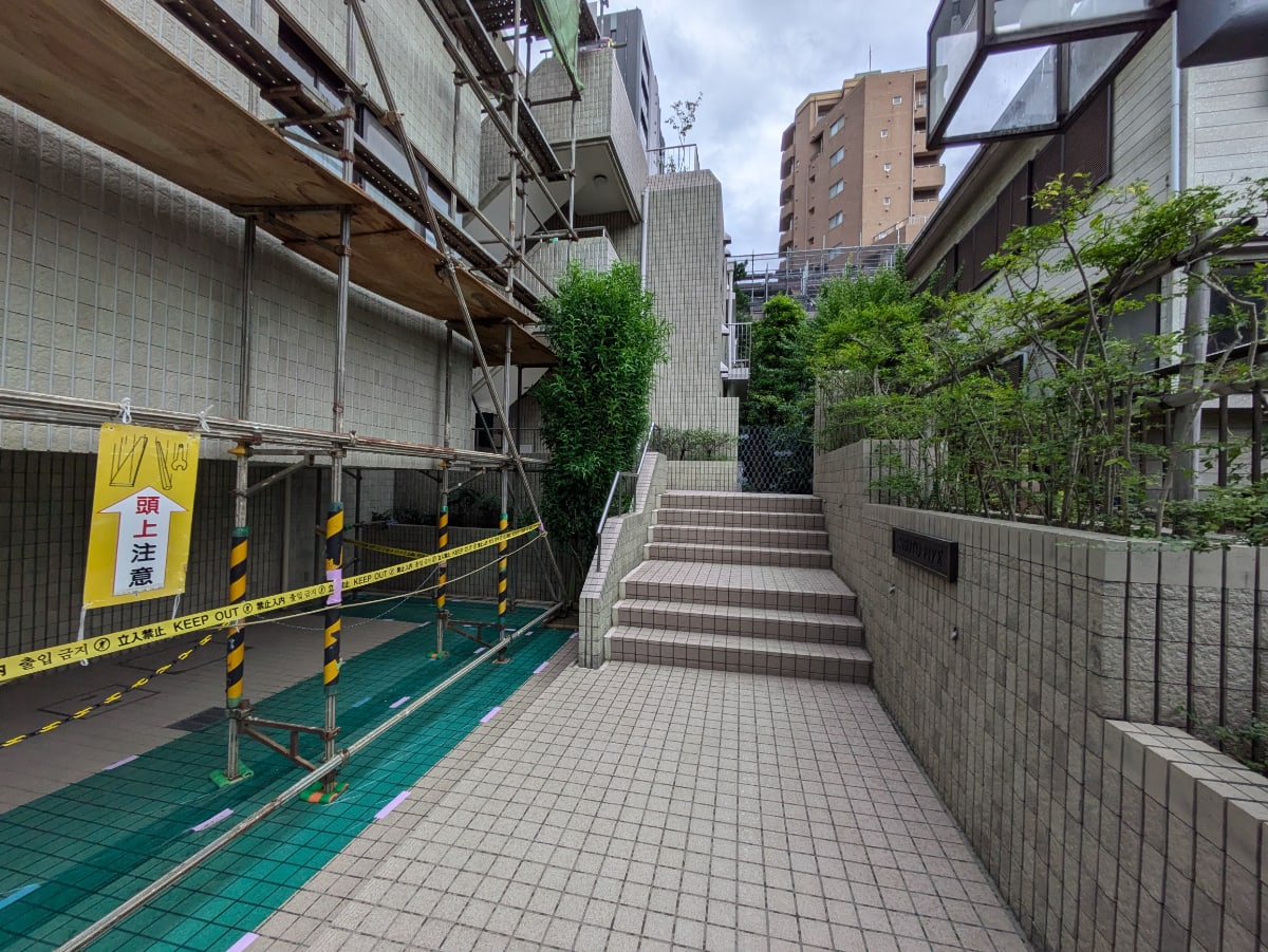 v20241128174054/fresh/building/J00100368455_8