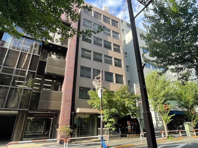 v20241206174107/fresh/building/J00100370043_6