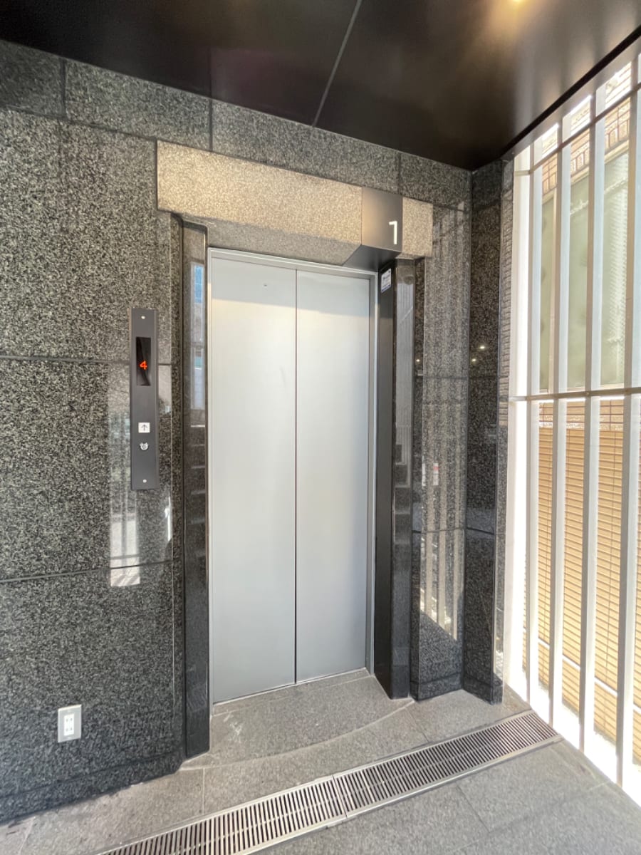 v20241213174104/fresh/building/J00100367478_4