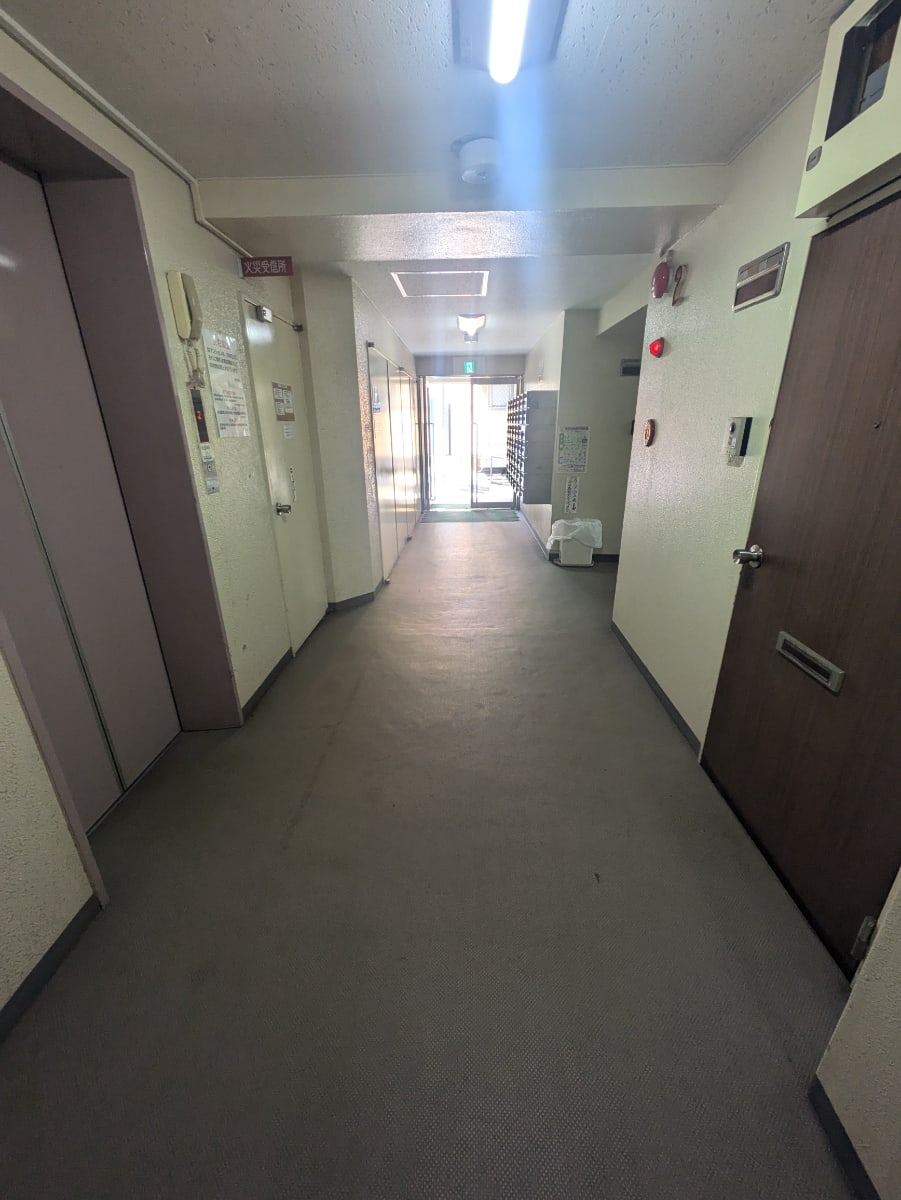 v20241216174059/fresh/building/J00100366173_12