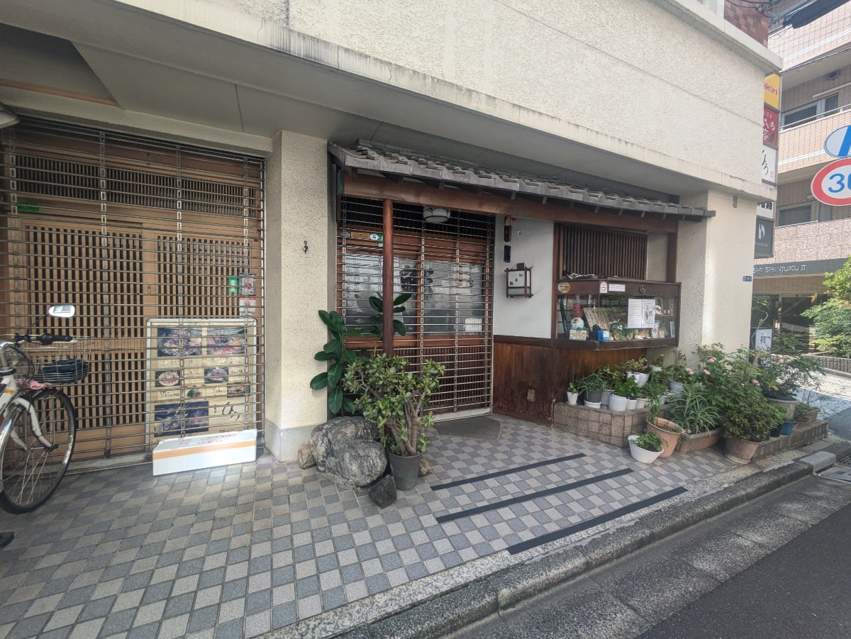 v20241216174059/fresh/building/J00100366173_8