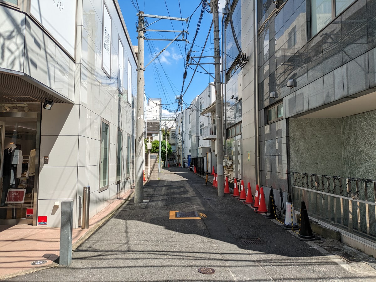 v20241219174105/fresh/building/J00100366403_16