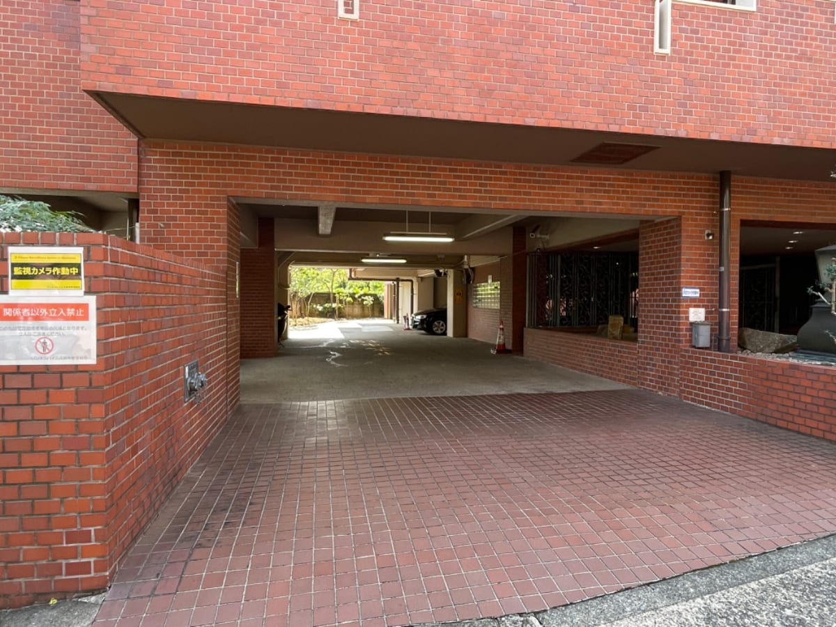 v20241220174108/fresh/building/J00100357023_11