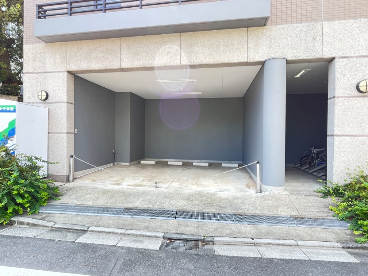 v20241220174108/fresh/building/J00100357768_9