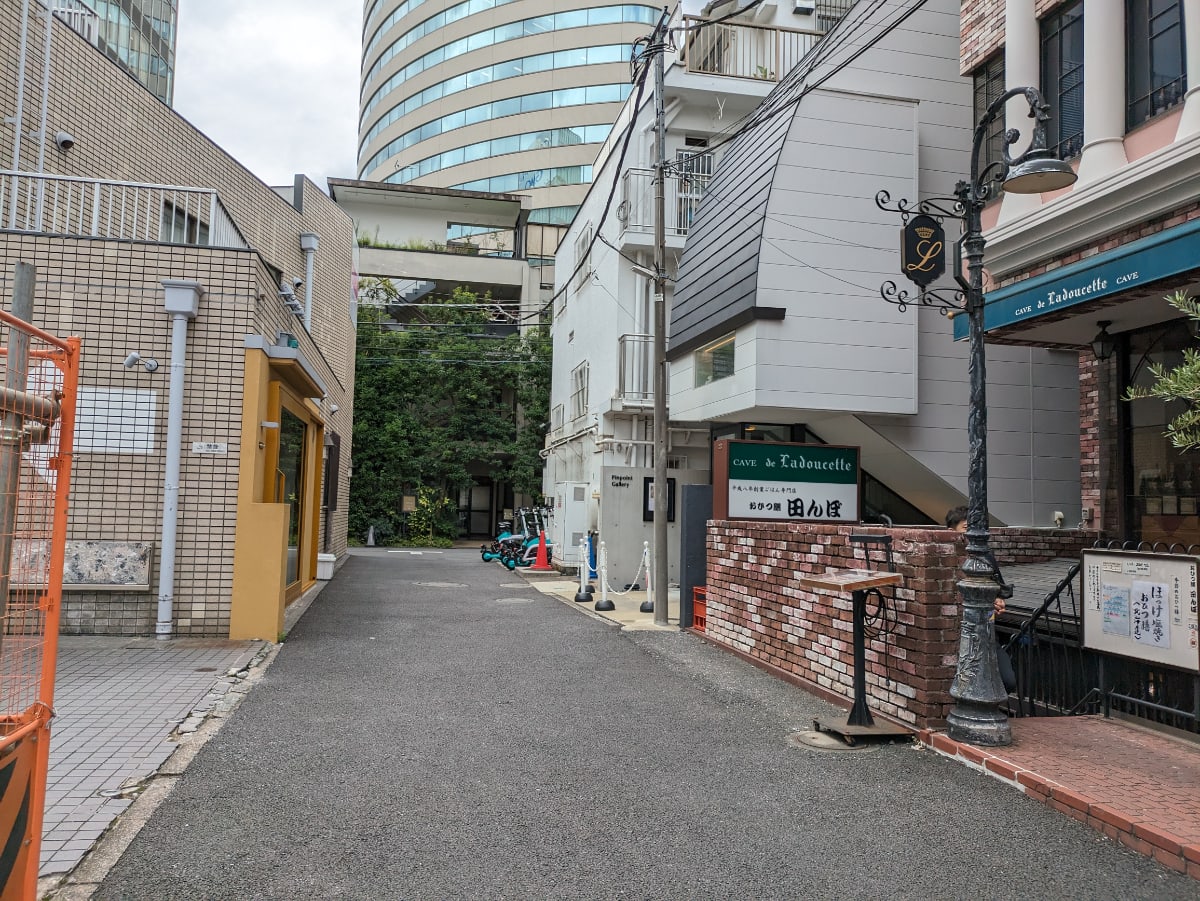 v20241220174108/fresh/building/J00100360815_13