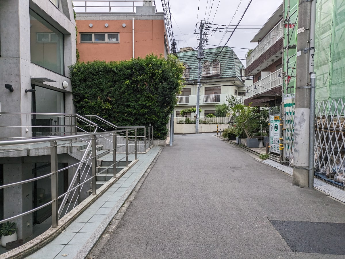 v20241221174033/fresh/building/J00100358108_17