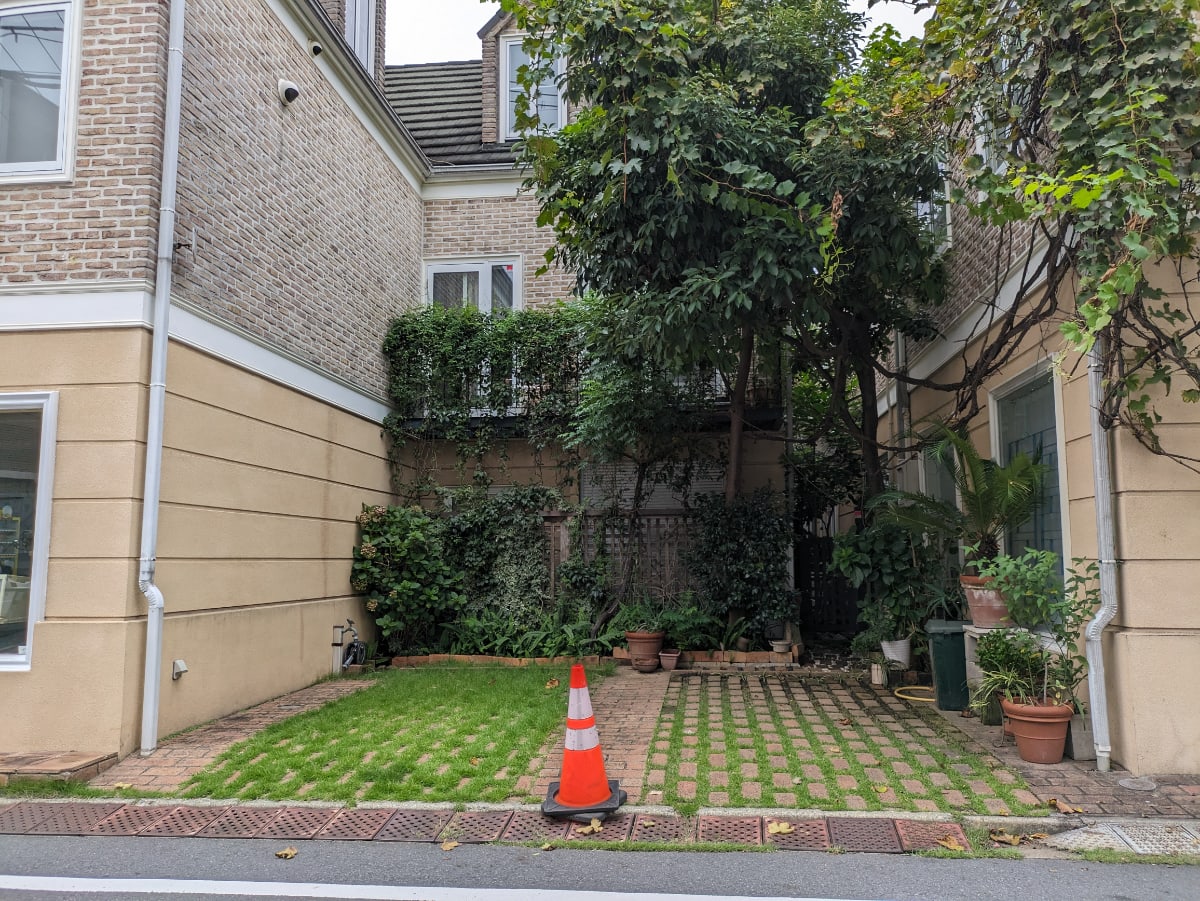 v20241221174033/fresh/building/J00100362944_9
