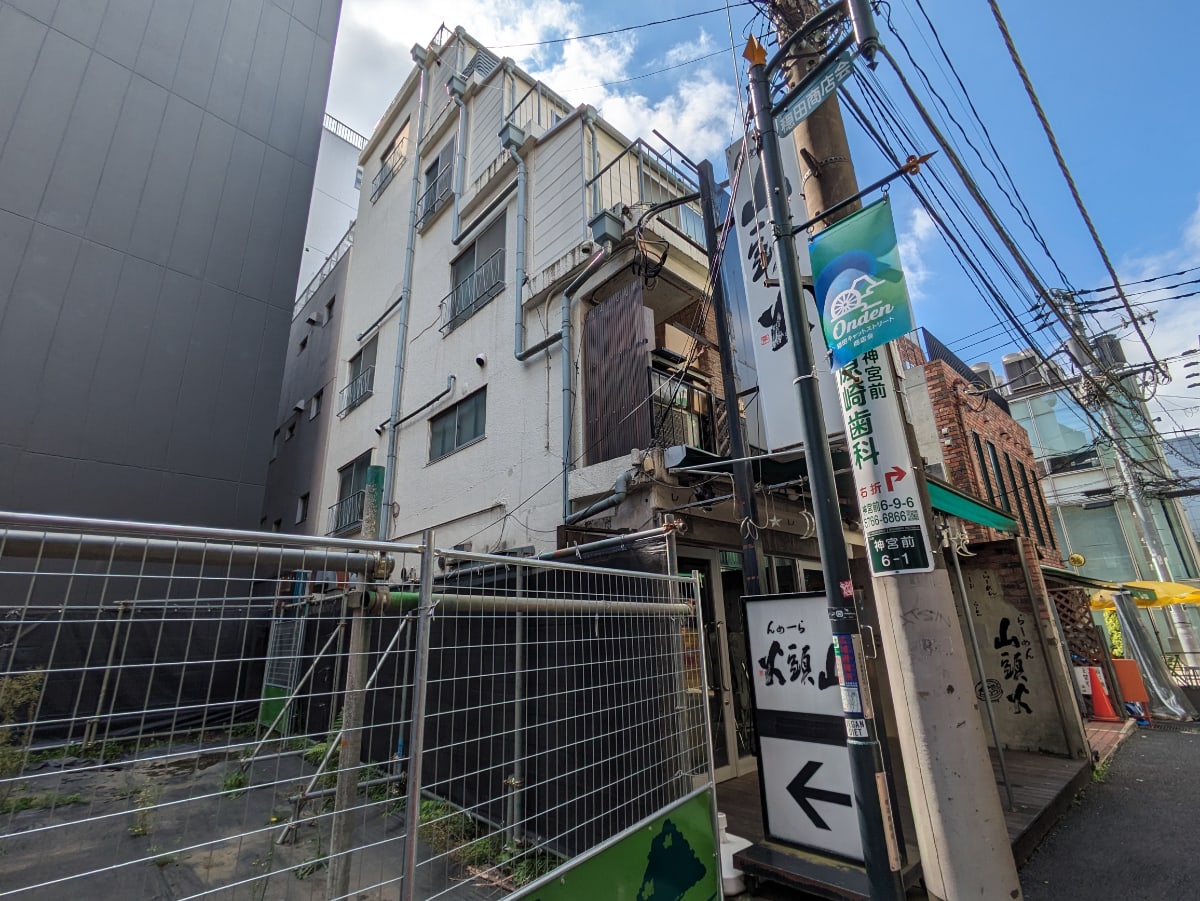 v20241221174033/fresh/building/J00100366317_6