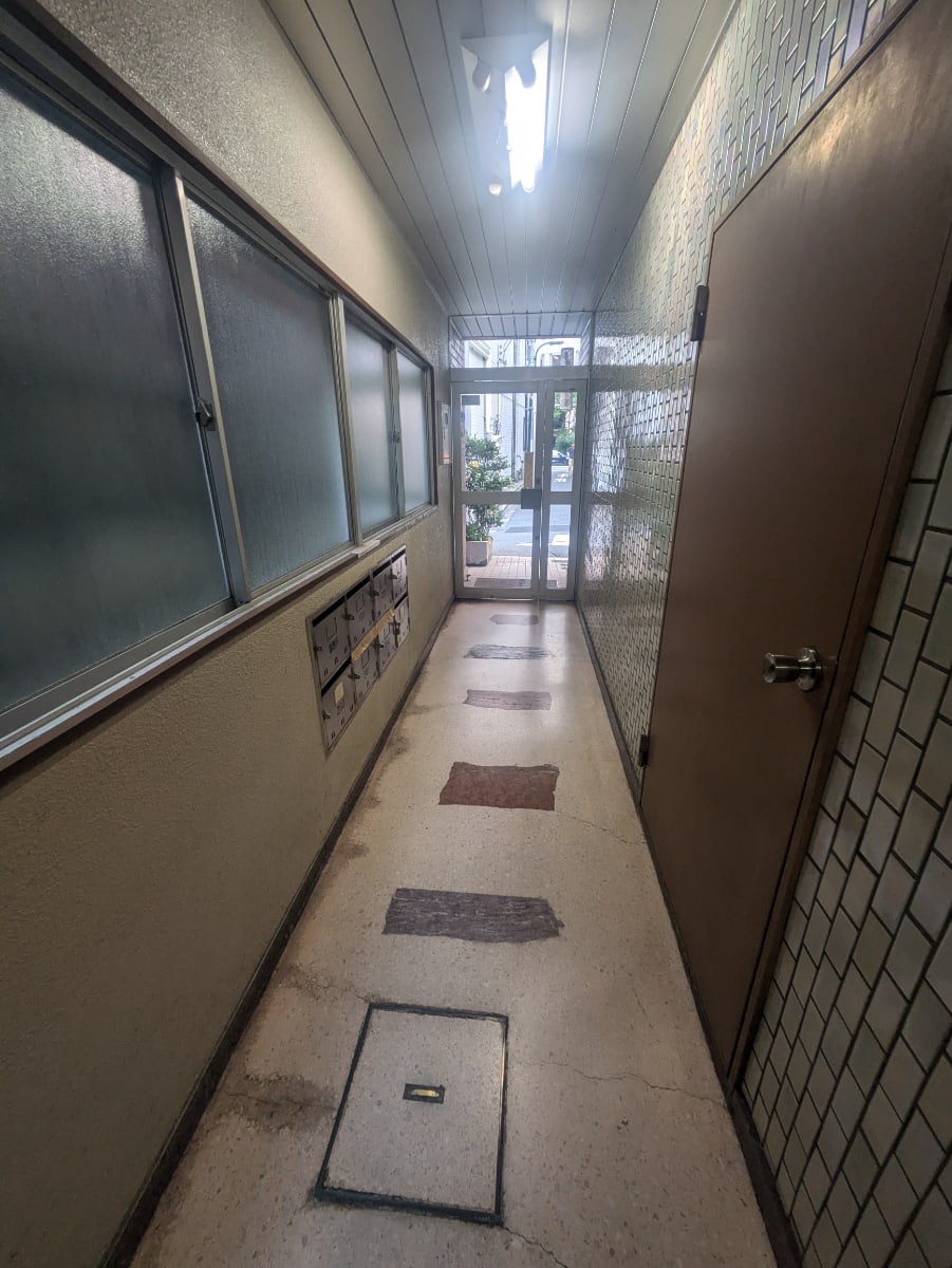 v20241223174118/fresh/building/J00100365698_10