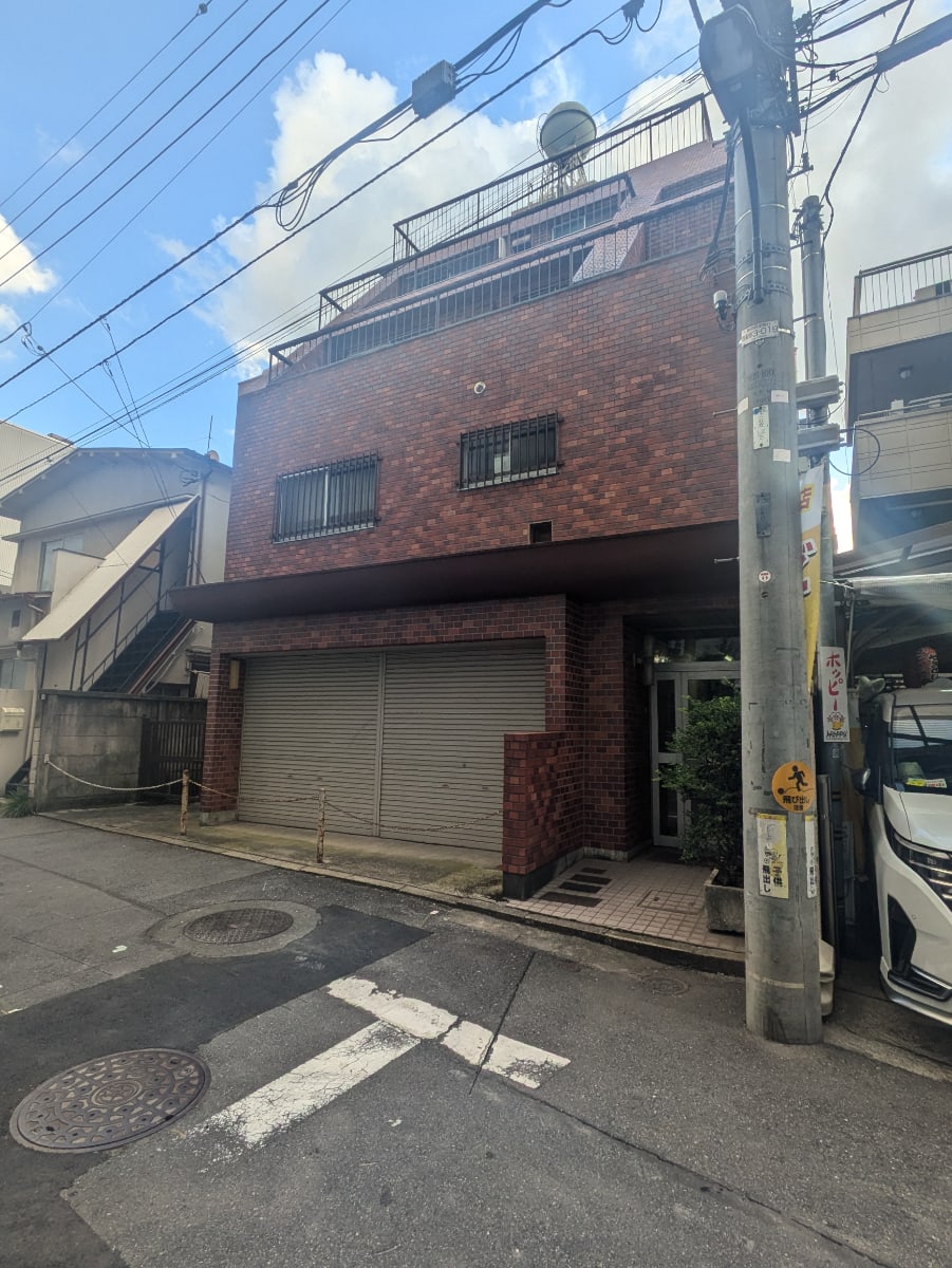 v20241223174118/fresh/building/J00100365698_6