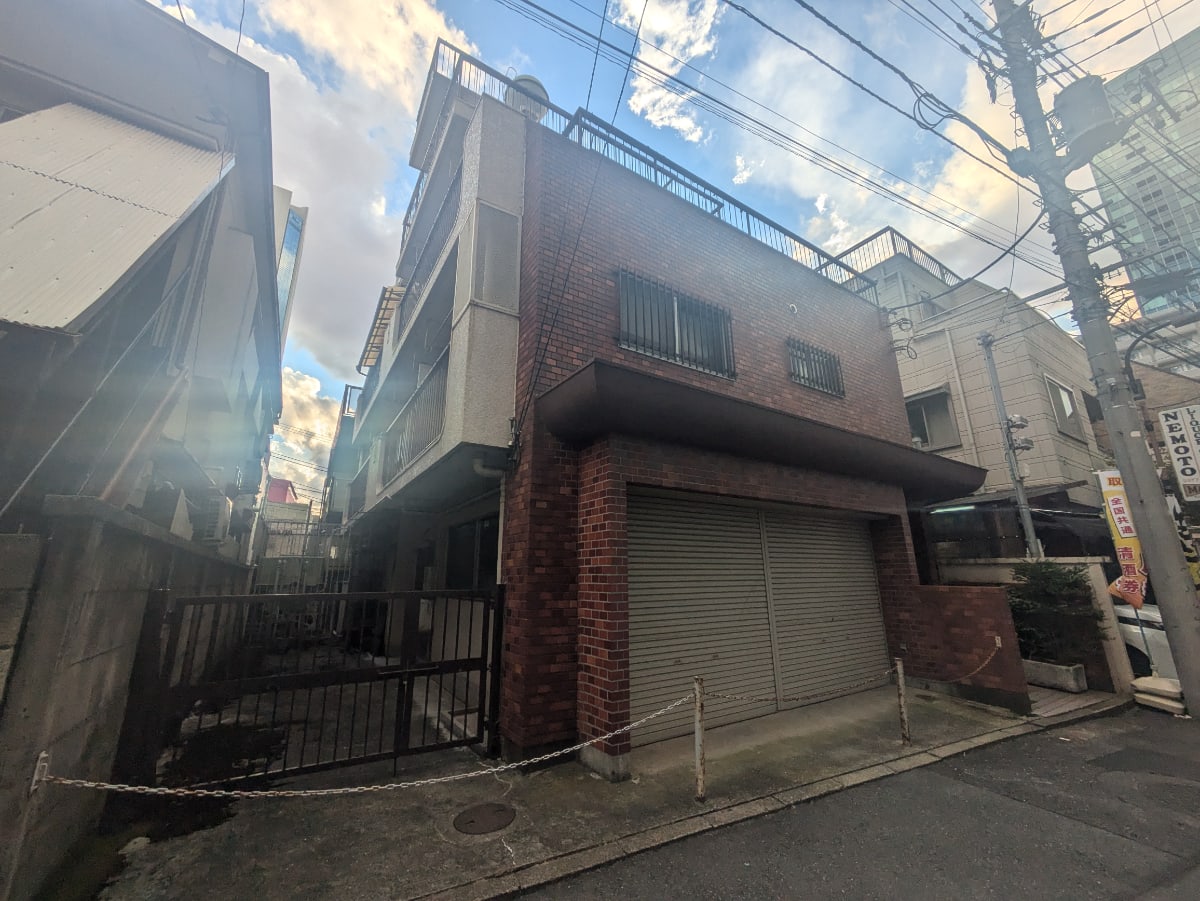 v20241223174118/fresh/building/J00100365698_8