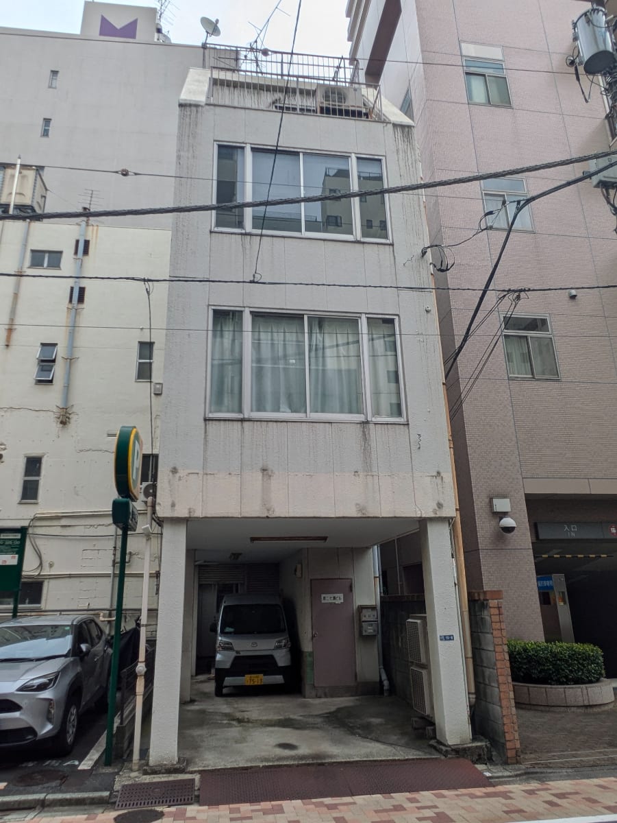 v20241225174103/fresh/building/J00100366299_8