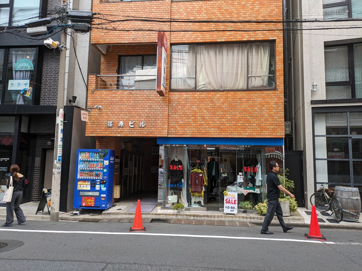 v20250113174038/fresh/building/J00100363302_8
