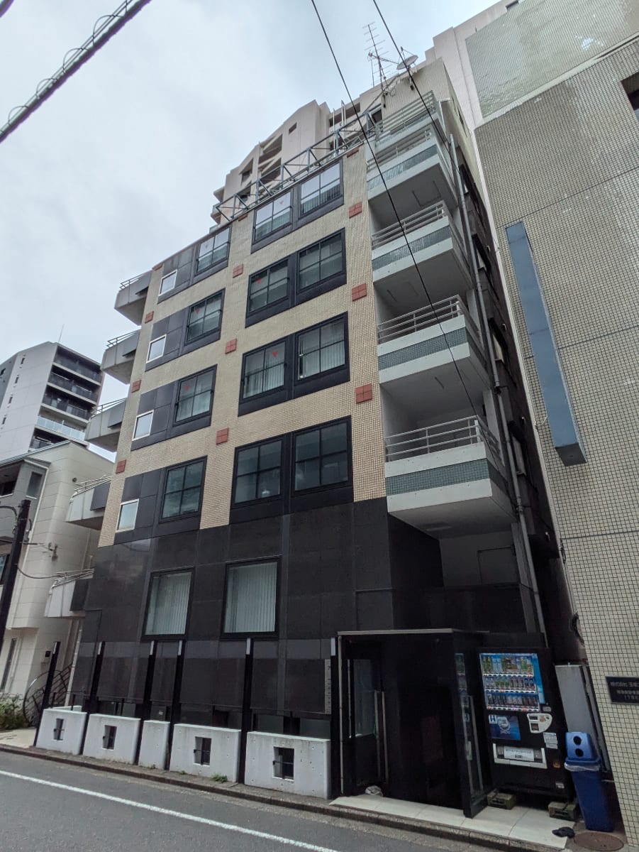 v20250303174104/fresh/building/J00100359615_1