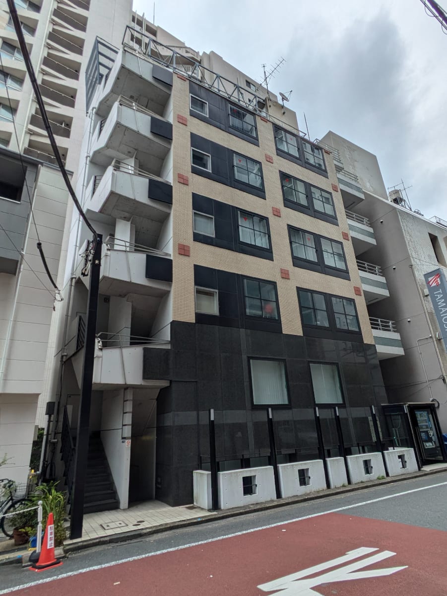 v20250303174104/fresh/building/J00100359615_11