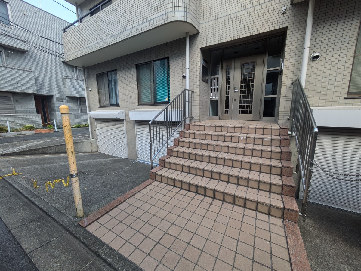 v20250316174027/fresh/building/J00100370348_3