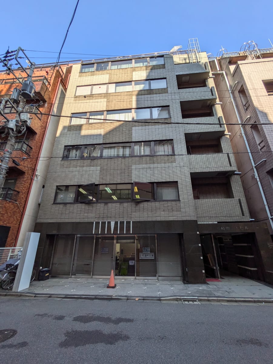 v20250319174131/fresh/building/J00100357399_12