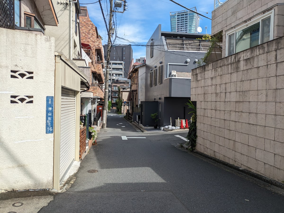 v20250324174119/fresh/building/J00100358305_2