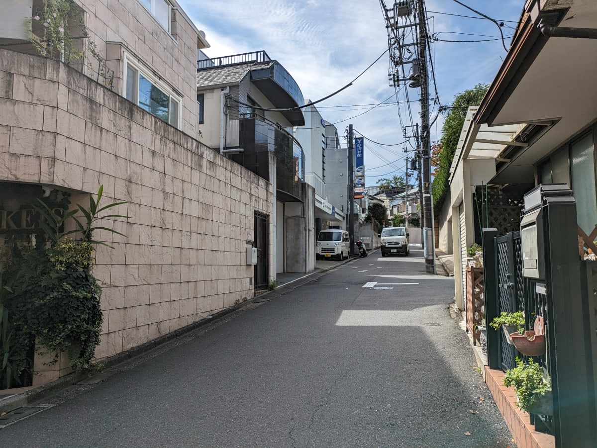 v20250324174119/fresh/building/J00100358305_8