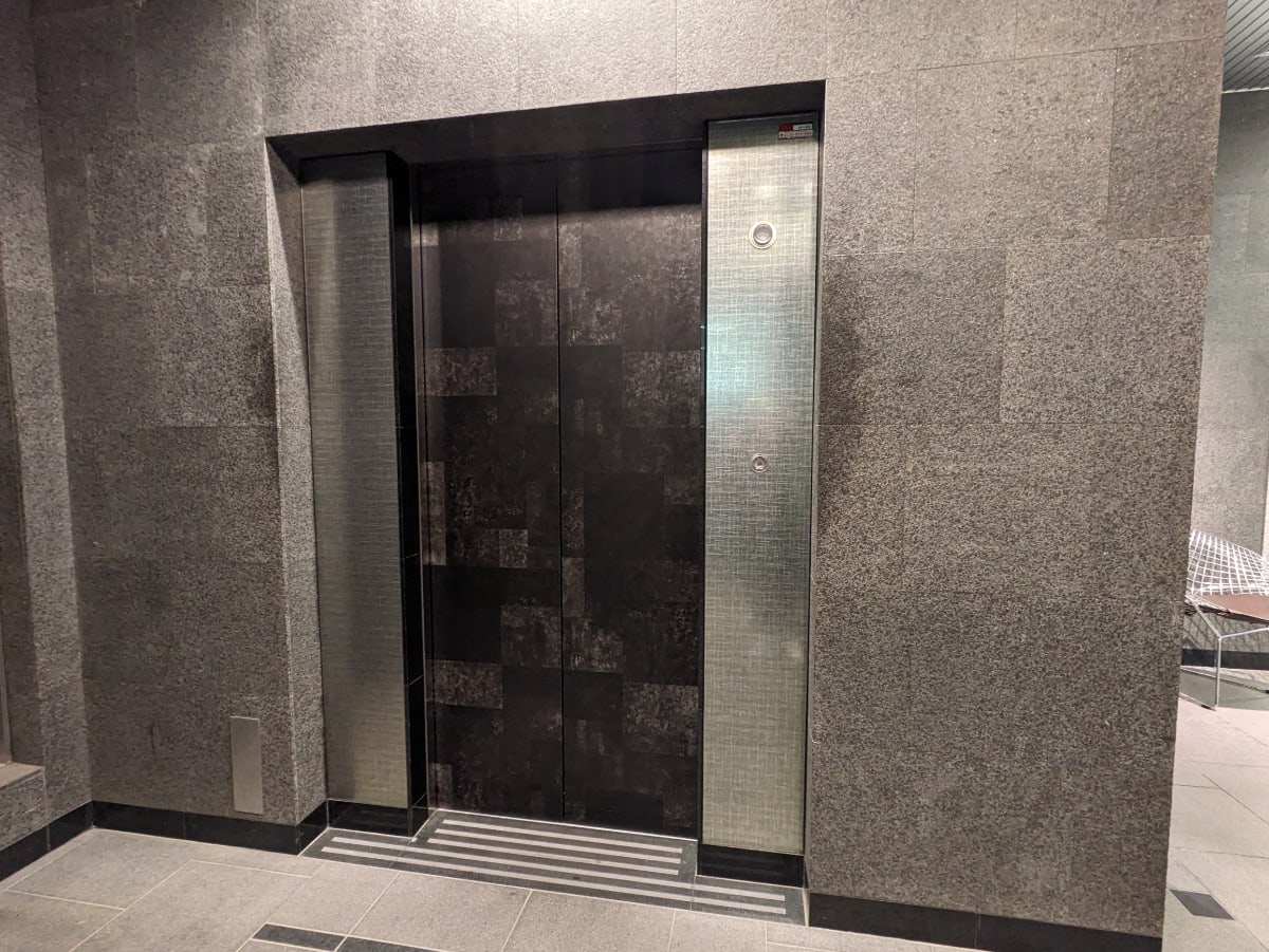 v20250327174118/fresh/building/J00100360300_4