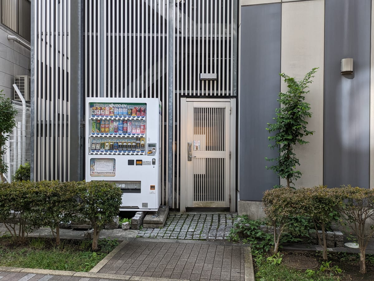v20250327174118/fresh/building/J00100360300_8
