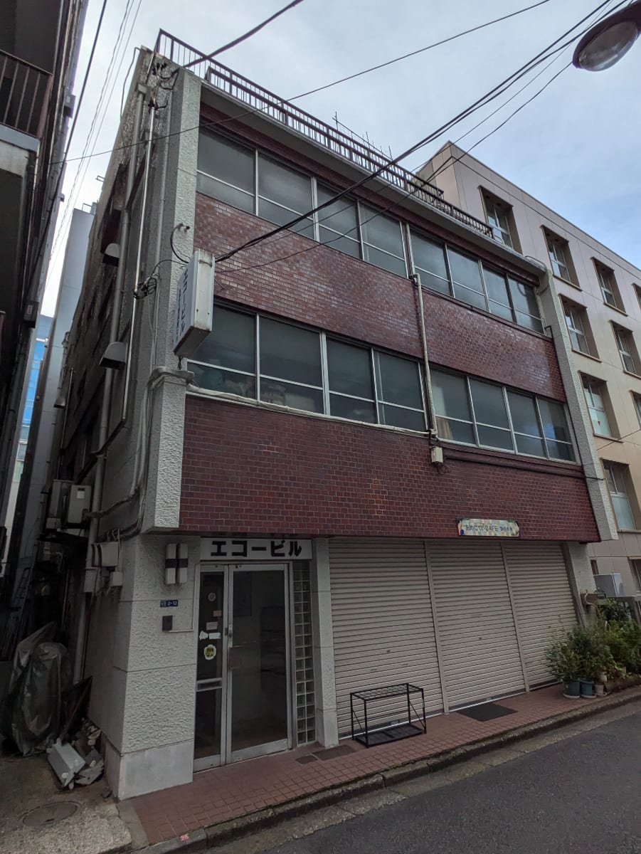 v20250402150806/fresh/building/J00100357403_9