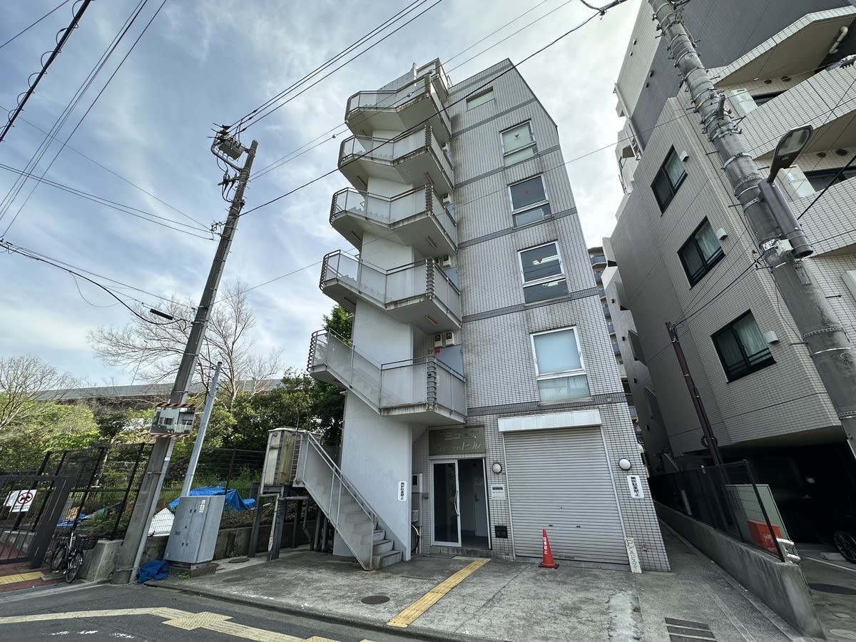 v20250427002254/fresh/building/J00100386452_1